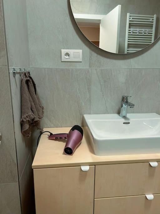 Apartment Zwirn, Free Parking, 24/7 Access Bratislava Exterior foto