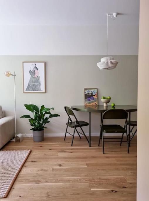 Apartment Zwirn, Free Parking, 24/7 Access Bratislava Exterior foto