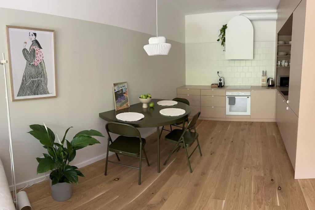 Apartment Zwirn, Free Parking, 24/7 Access Bratislava Exterior foto
