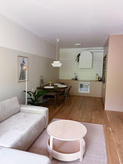 Apartment Zwirn, Free Parking, 24/7 Access Bratislava Exterior foto